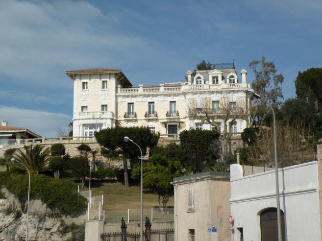  grande maison, Corniche Kennedy